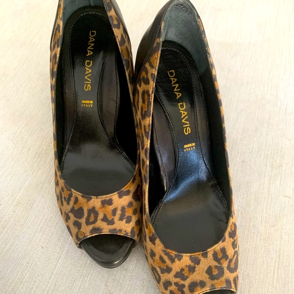 NEW leopard pumps - Picture 2 of 4